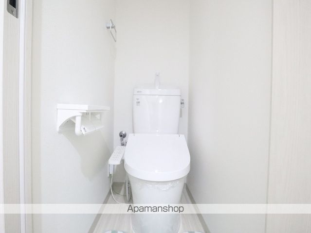 地下鉄鶴舞線 鶴舞駅 徒歩10分 9階建 築35年のトイレ写真