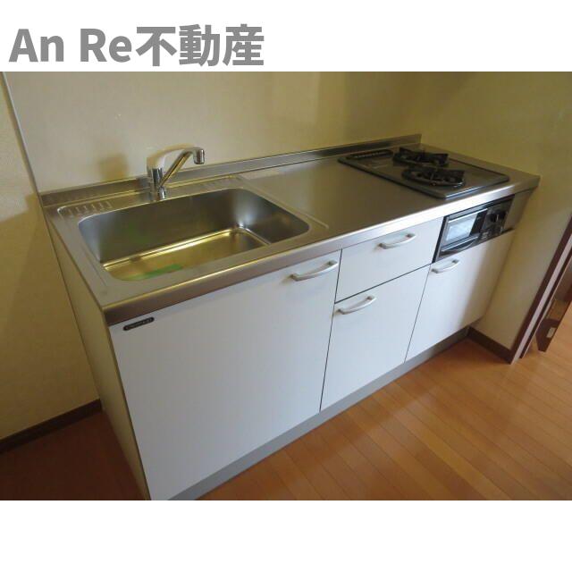 埼玉高速鉄道 南鳩ケ谷駅 徒歩17分 2階建 築17年のキッチン写真
