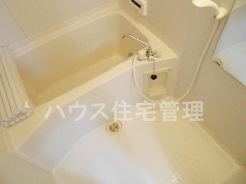 ＪＲ東海道本線 高槻駅 バス乗車時間：10分 最寄りバス停で下車 徒歩3分 3階建 築34年の風呂写真