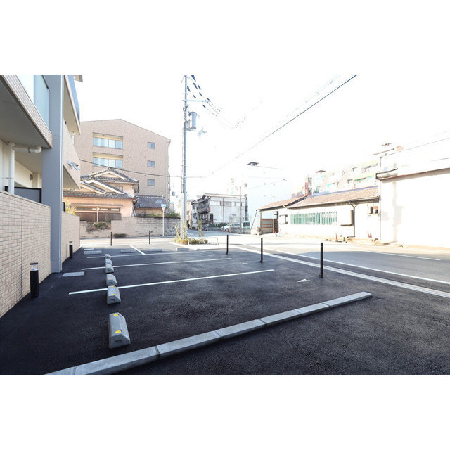 駐車場　駐車場に車を止められます