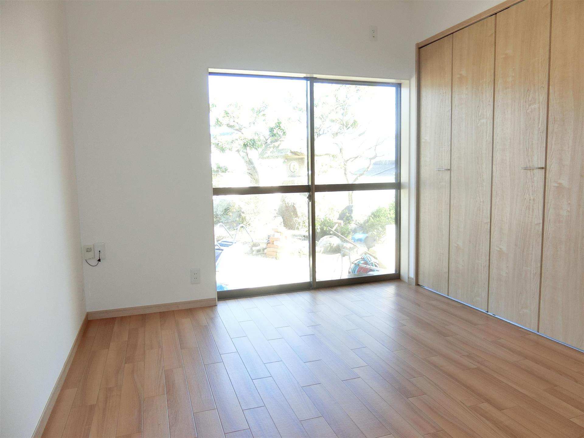 焼山北3丁目16番戸建の居間写真
