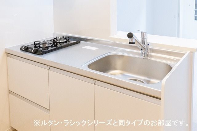 キッチン　写真は同型シリーズです。