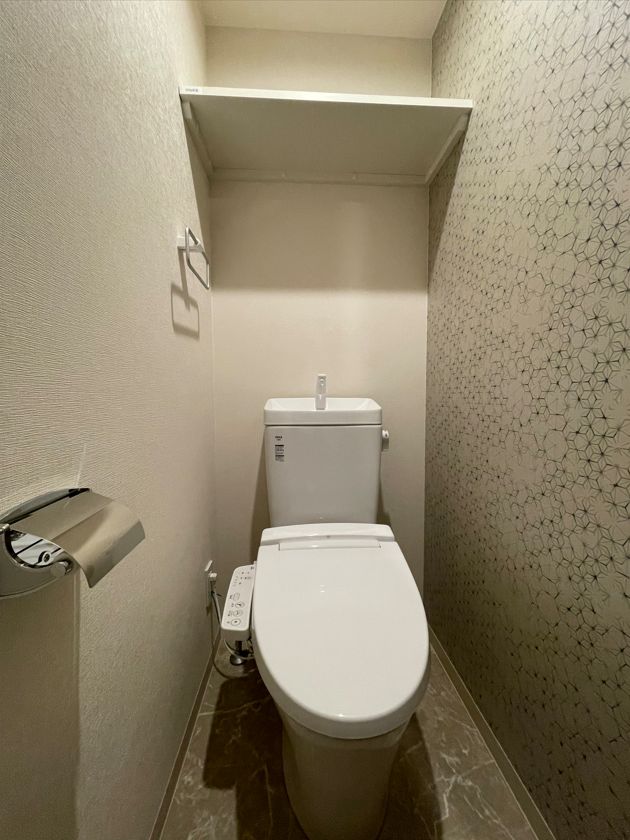ＪＲ山陽本線 福山駅 徒歩11分 15階建 築4年のトイレ写真