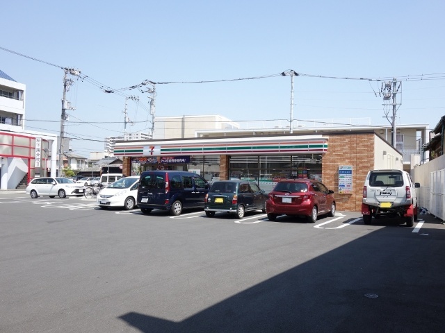コンビニ　セブンイレブン高知菜園場町店（コンビニ）まで518m