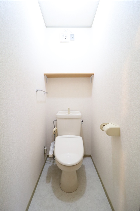 トイレ　※別のお部屋の参考写真です