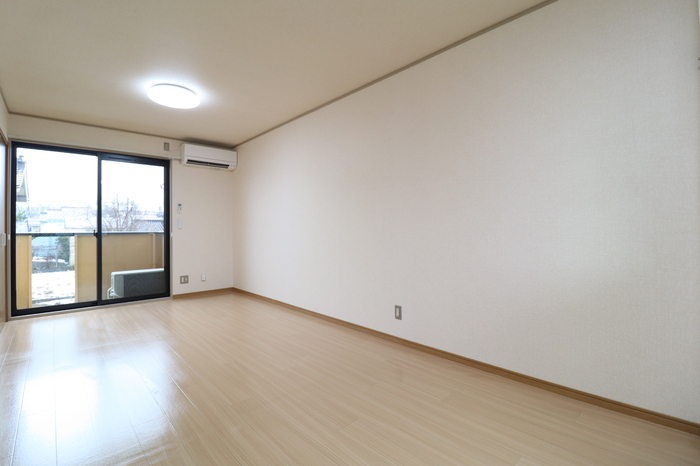居室・リビング　※別のお部屋の参考写真です