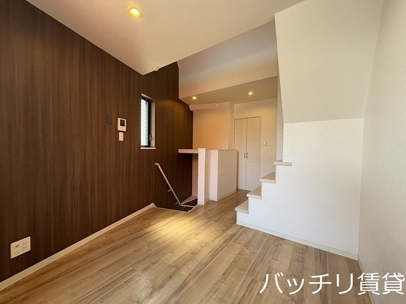 居室・リビング　別号室の画像。現況を優先します。