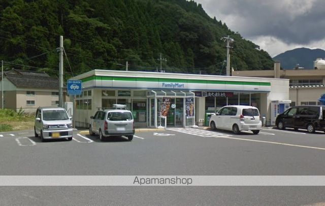 コンビニ　ファミリーマート智頭町店（コンビニ）まで908m