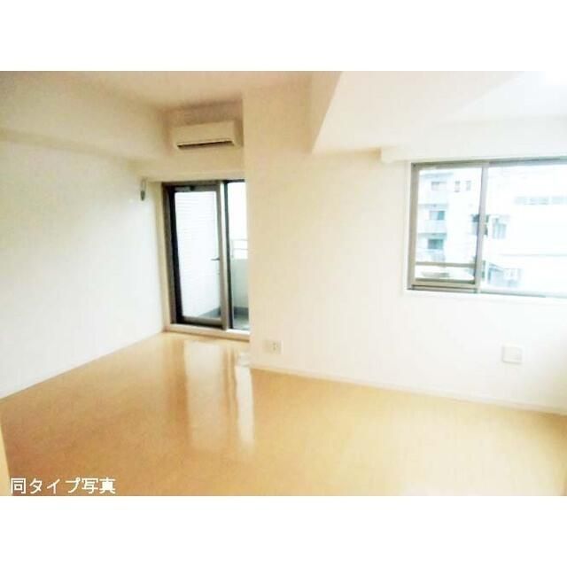 居室・リビング　写真は同タイプ住居です