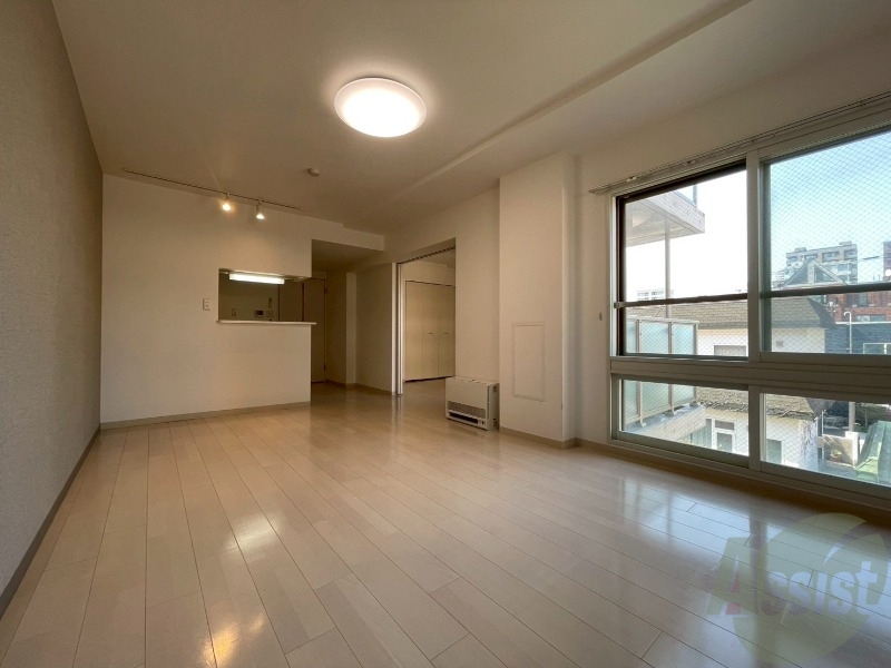 居室・リビング　広くてキレイなお部屋が広がっていて、充実した生活が送れそう。