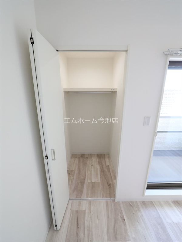 収納　クローゼット（収納充実しています）同仕様写真