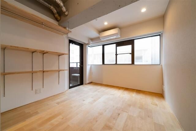 その他部屋・スペース　広くて明るい寝室