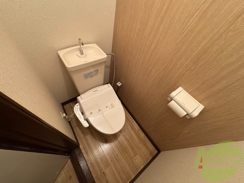 トイレ　こちらはトイレです。清潔感があり、安心して使用できます。