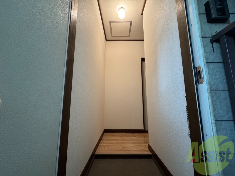 玄関　玄関の様子です。明るい印象ですね。気分もあがりそう。