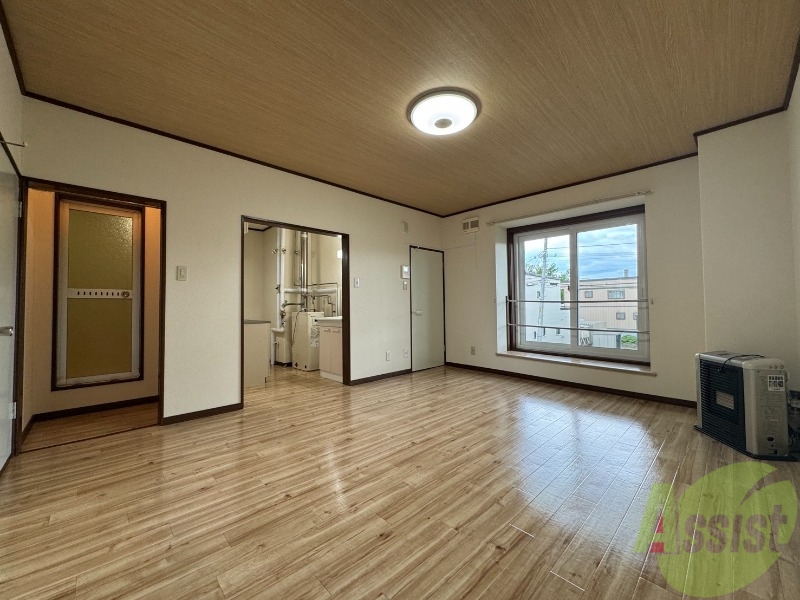 居室・リビング　広くてキレイなお部屋が広がっていて、充実した生活が送れそう。