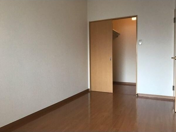 収納　※写真は同じマンションの違う部屋のものになります。