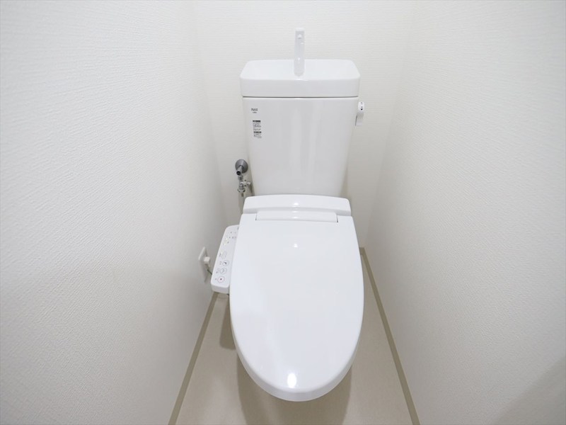 トイレ　温水洗浄暖房便座付トイレ