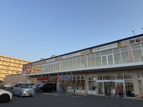 病院　星野ファミリークリニック（病院）まで728m