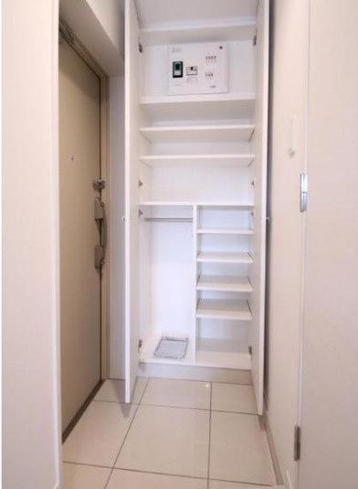 玄関　（別タイプ参考写真）LEXE AZEST 赤羽　北区赤羽３