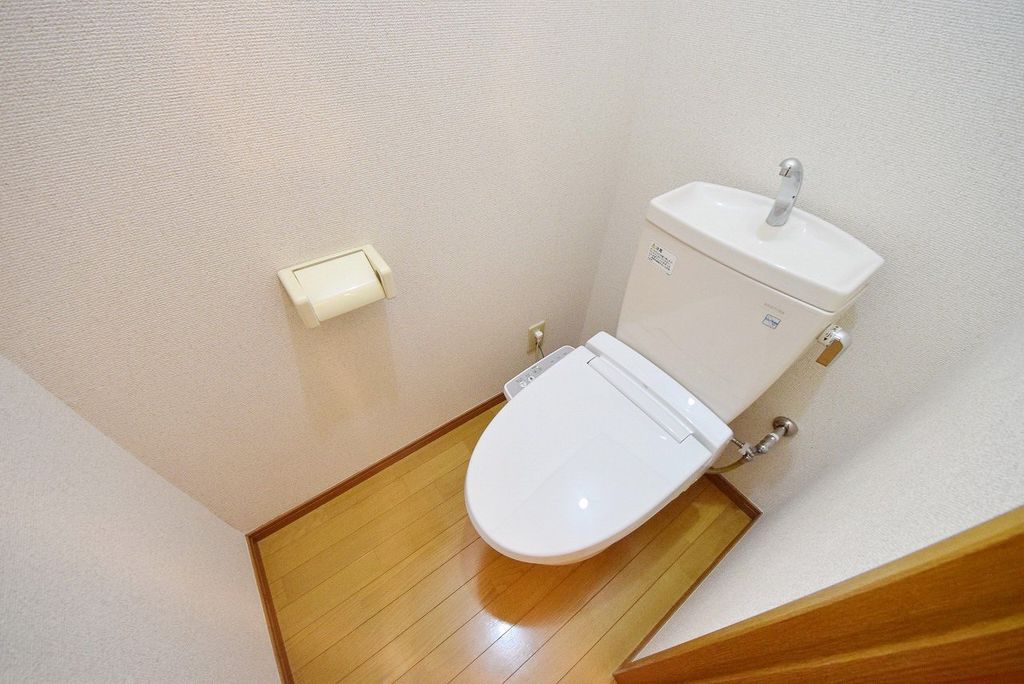 西武池袋線 大泉学園駅 徒歩4分 2階建 築24年のトイレ写真