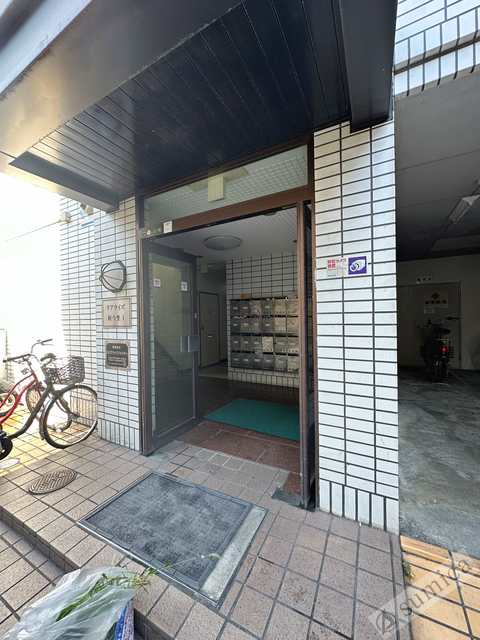 エントランス　集合メールボックスも完備♪♪