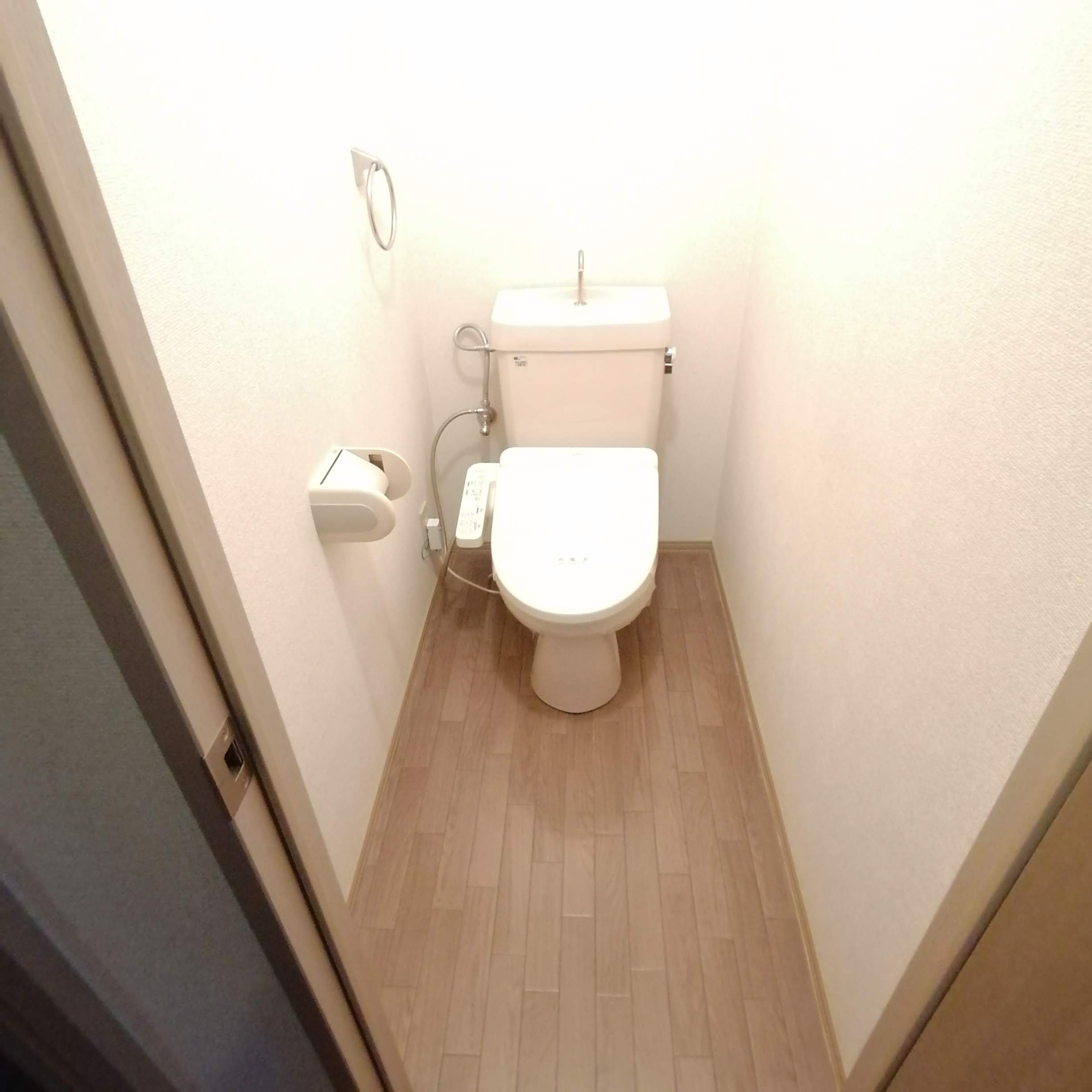 山陽電鉄本線 板宿駅 徒歩15分 2階建 築30年のトイレ写真