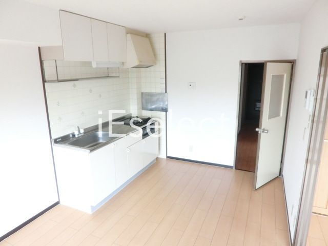 居室・リビング　日当たり良好のオール洋間の綺麗なお部屋です