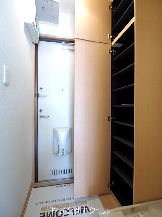 玄関　同建物別室画像です