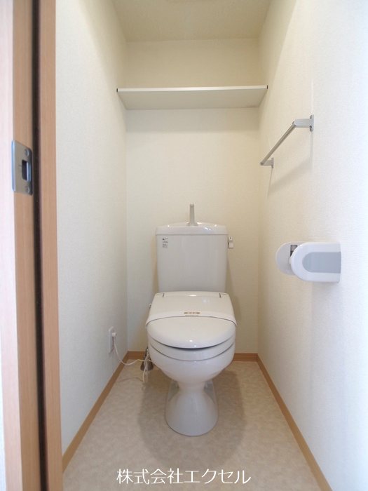 トイレ　同建物別室画像です