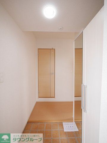 東急池上線 洗足池駅 徒歩7分 2階建 築13年の玄関写真