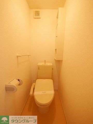 東急池上線 洗足池駅 徒歩7分 2階建 築13年のトイレ写真