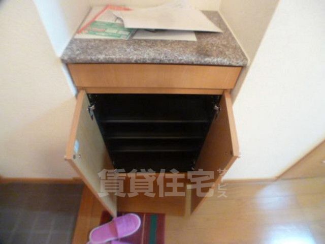 地下鉄烏丸線 北大路駅 徒歩7分 7階建 築21年の玄関写真