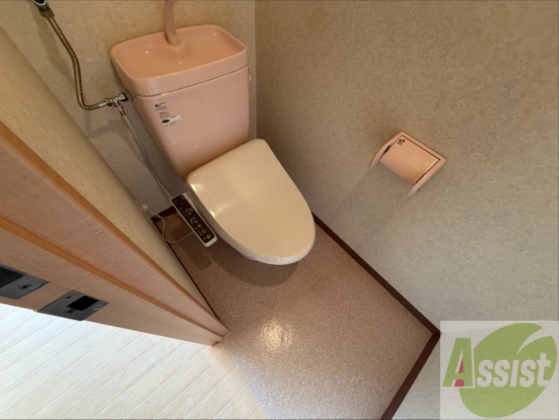 トイレ　こちらはトイレです。清潔感があり、安心して使用できます。