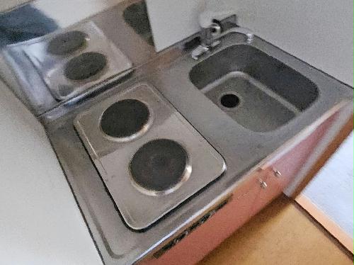 キッチン　備品や設備仕様は号室等により異なります。現地をご確認下さい。