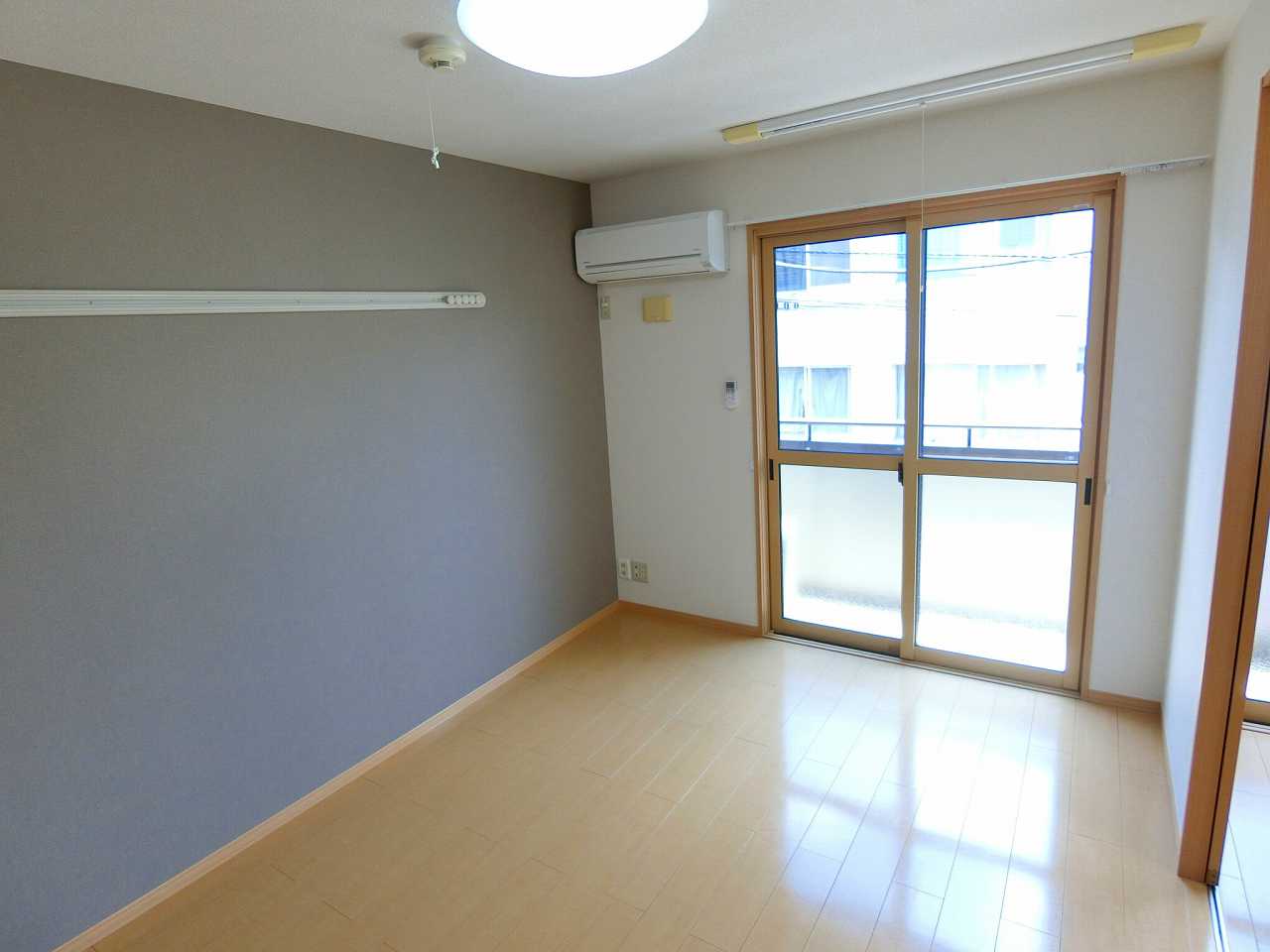 居室・リビング　※同物件、別部屋になります。