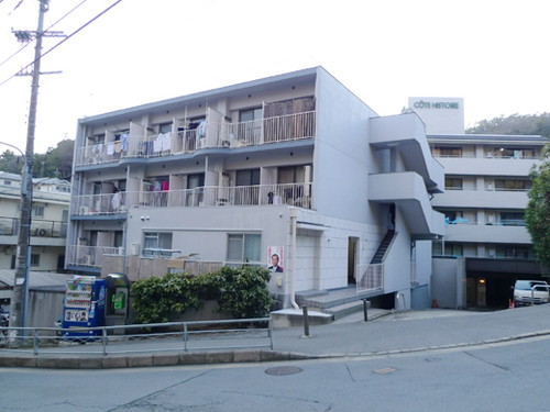 京都市北区衣笠氷室町のマンションの建物外観