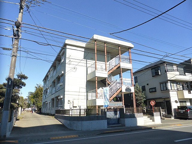 小平市小川町のマンションの建物外観