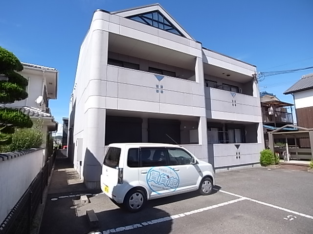 【揖保郡太子町糸井のマンションの駐車場】