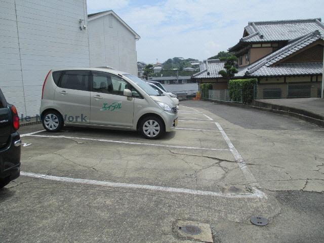 【アネックスすだのきA棟の駐車場】