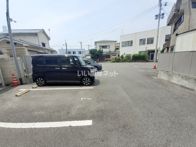 【クレア大牟田駅前の駐車場】