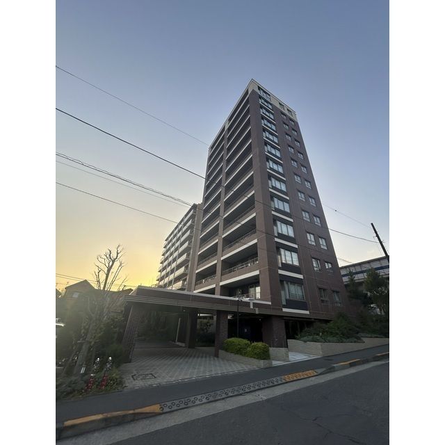 世田谷区新町のマンションの建物外観