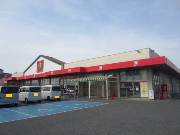 【岸和田市吉井町のアパートのスーパー】