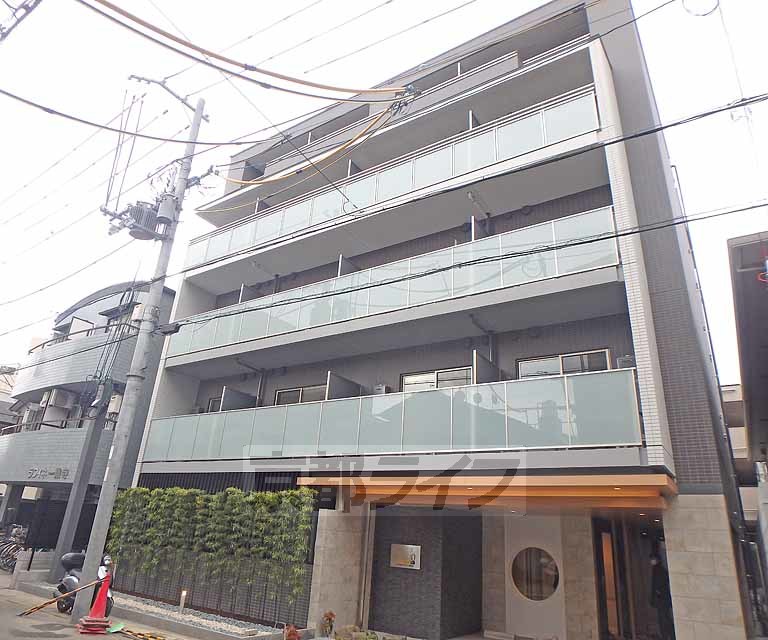 京都市左京区一乗寺北大丸町のマンションの建物外観