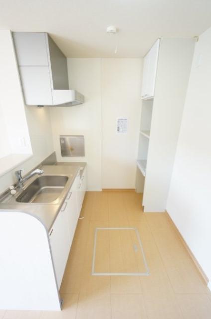 キッチン　※同物件・反転タイプの写真です。