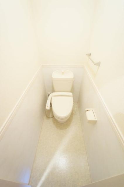 トイレ　※同物件・反転タイプの写真です。