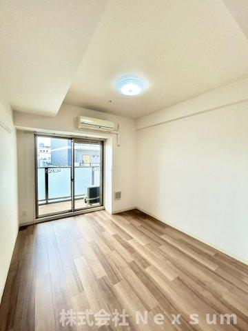 居室・リビング　こちらのリビングで趣味の時間をお楽しみください