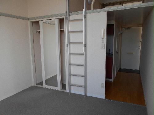 居室・リビング　部屋によって家具家電の有無は異なります