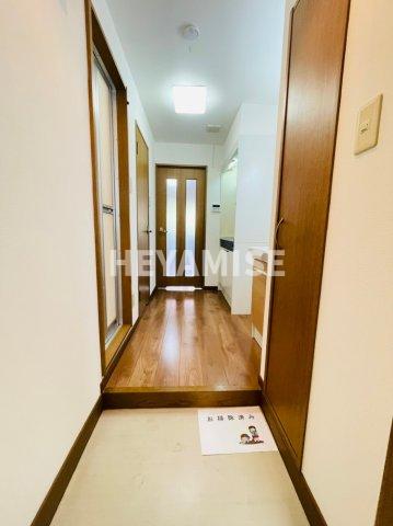 玄関　※類似間取りの別のお部屋の写真です※