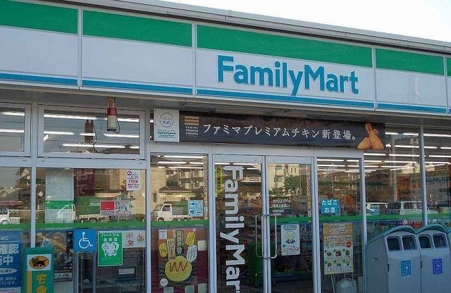 コンビニ　ファミリーマート上道店（コンビニ）まで1200m
