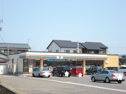 コンビニ　セブンイレブン 丸岡インター店（コンビニ）まで130m